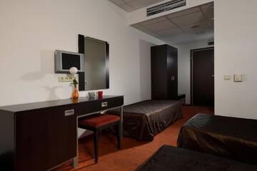 Фото номера Трехместный номер Мотели Motel Ihtiman г. Ихтиман 3