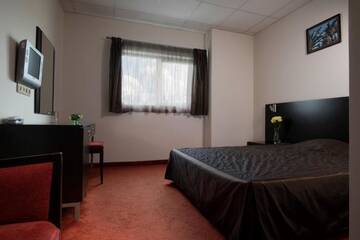 Фото номера Двухместный номер с 1 кроватью или 2 отдельными кроватями Мотели Motel Ihtiman г. Ихтиман 2